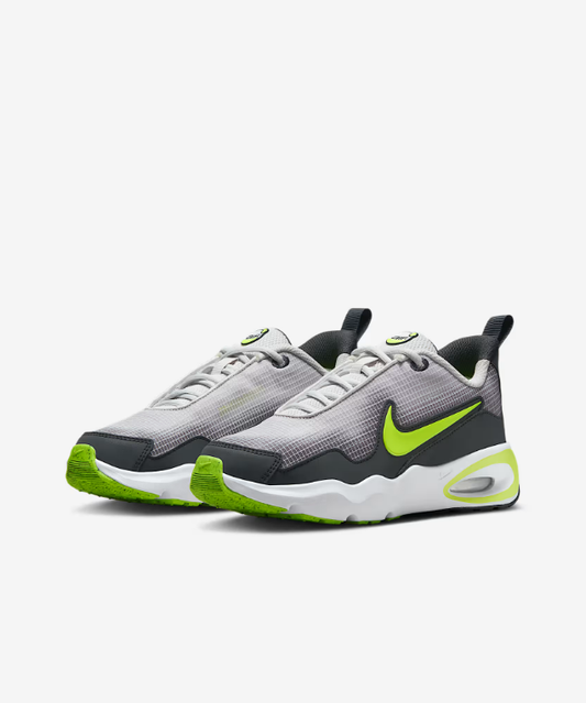 NIKE Air Max nova