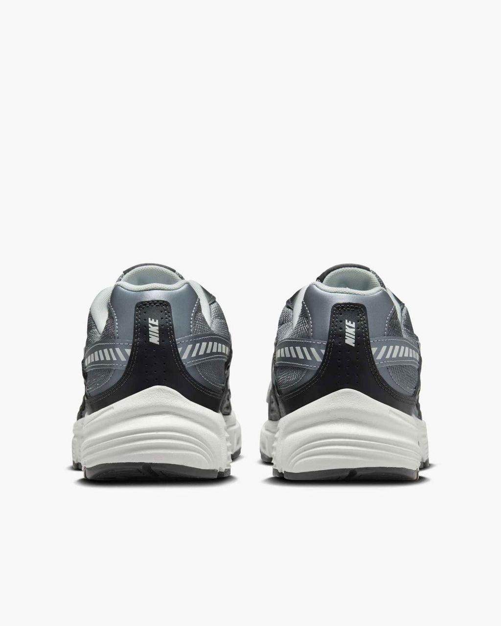 Nike Initiator
