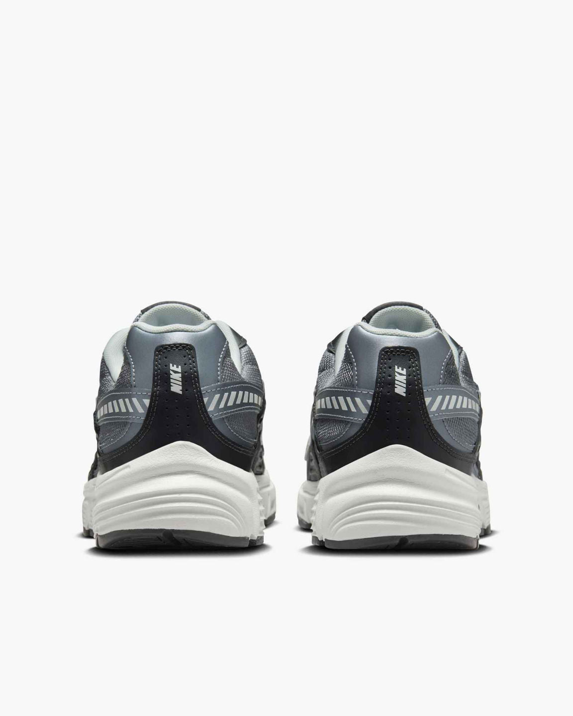 Nike Initiator