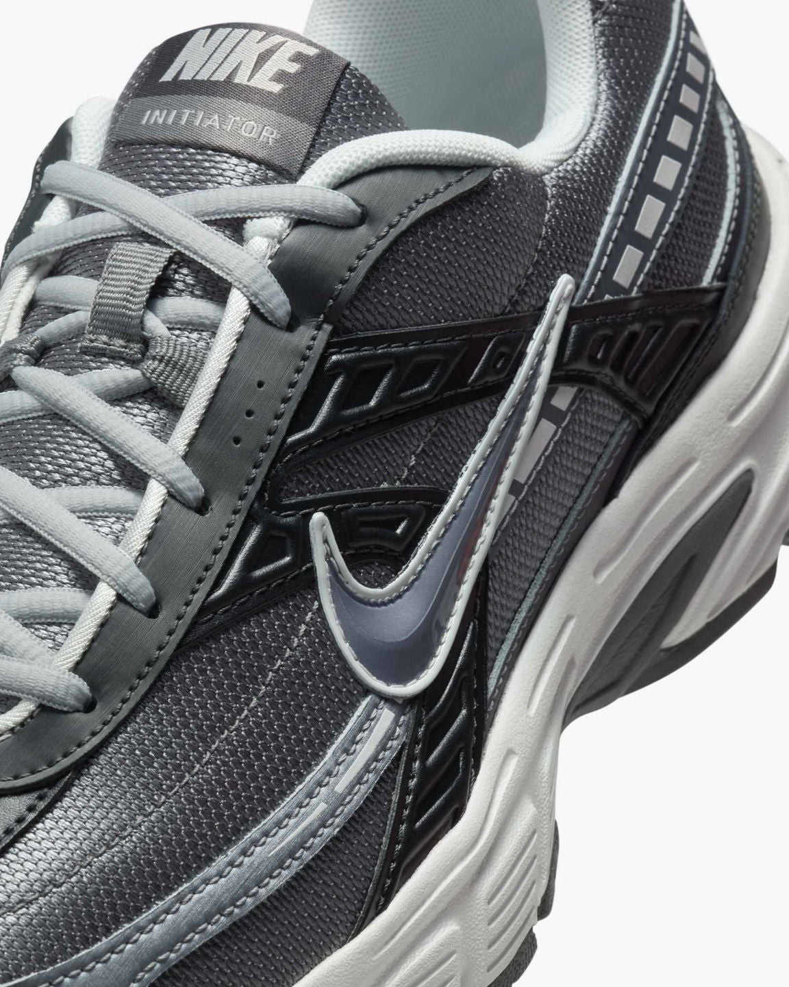 Nike Initiator