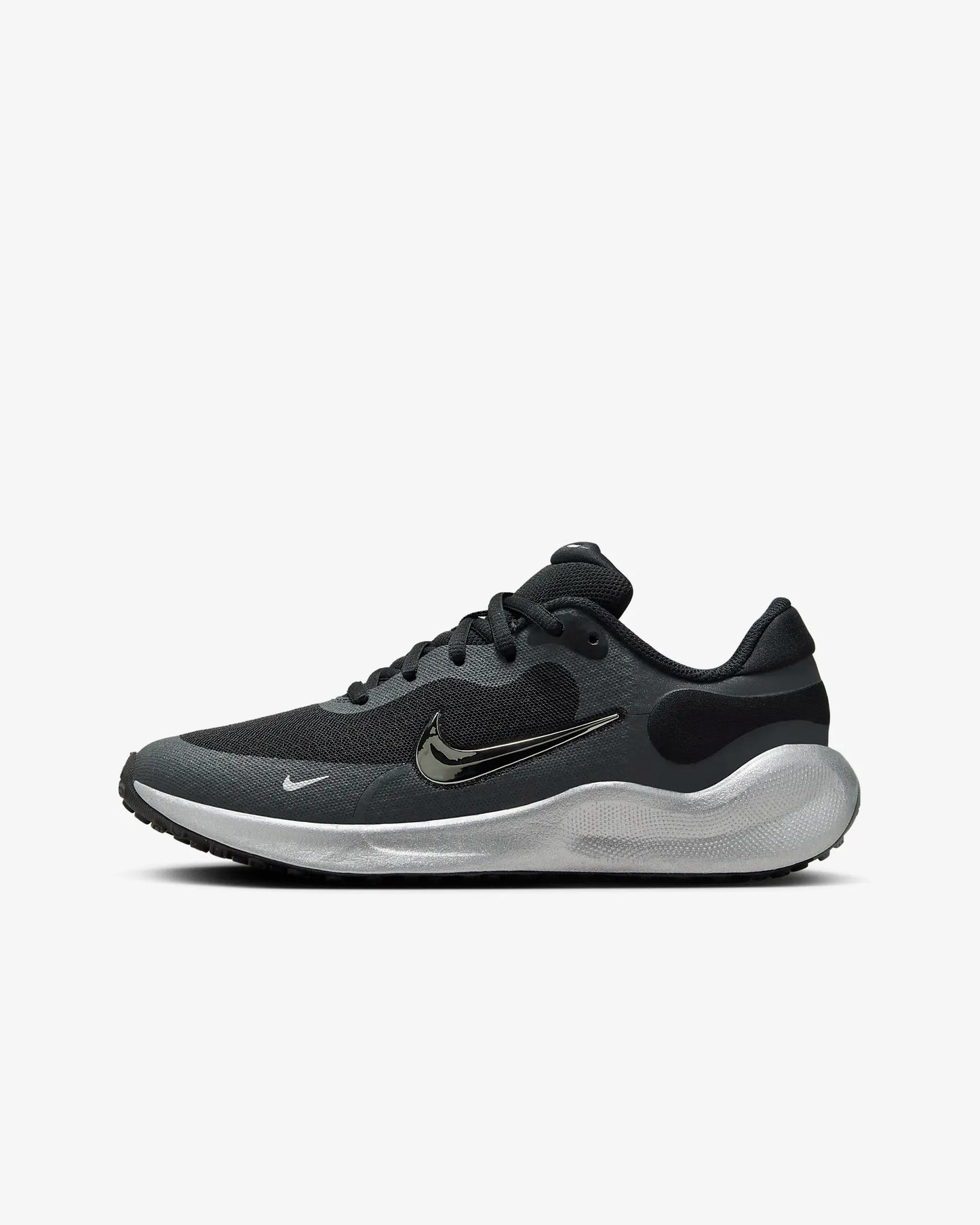 Nike Revolution 7 SE